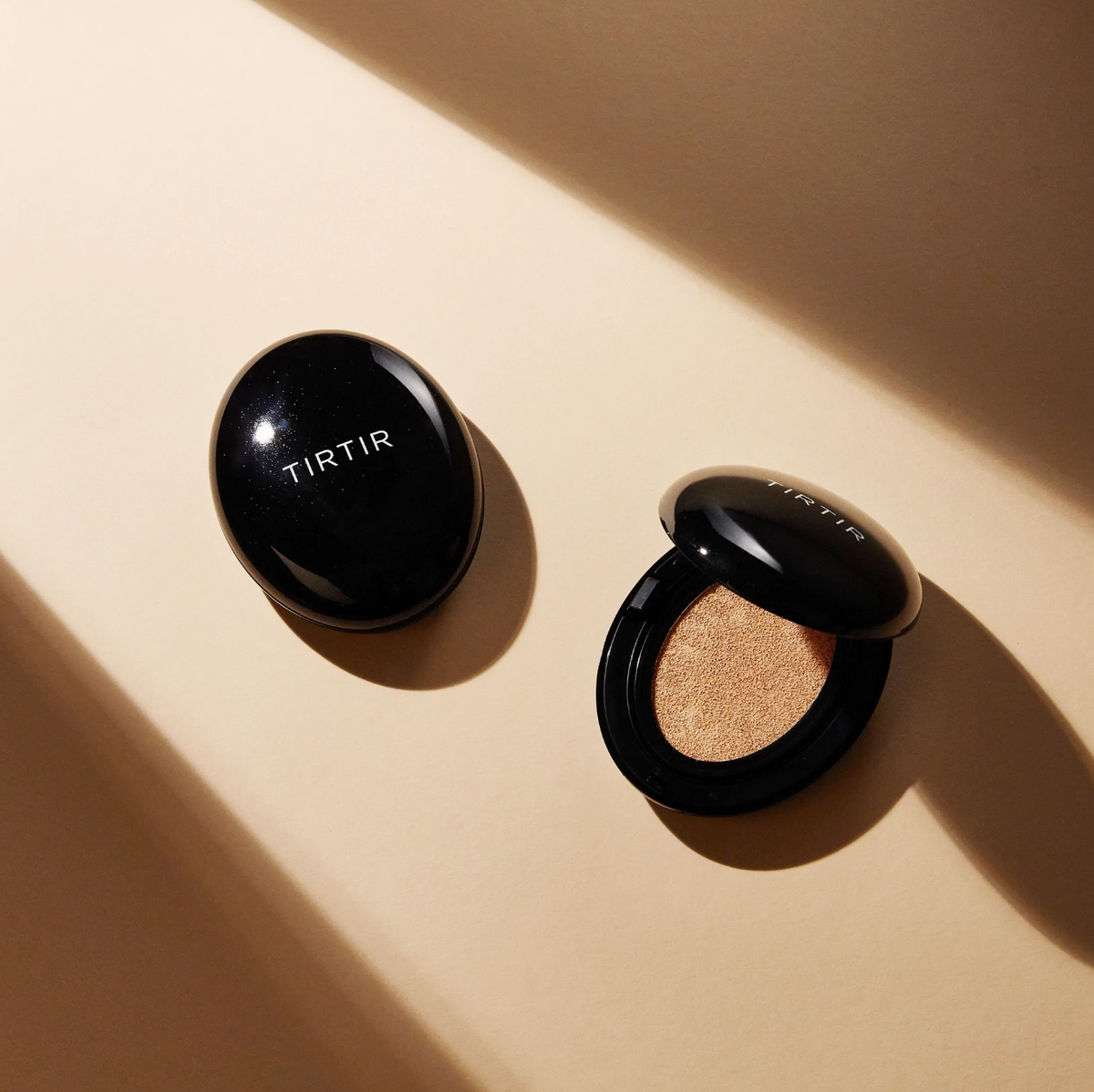 Φωτεινής πούδρα προσώπου με υψηλή κάλυψη TIRTIR Re-Fill Mask Fit Cushion SPF50+ PA+++ 23N SAND