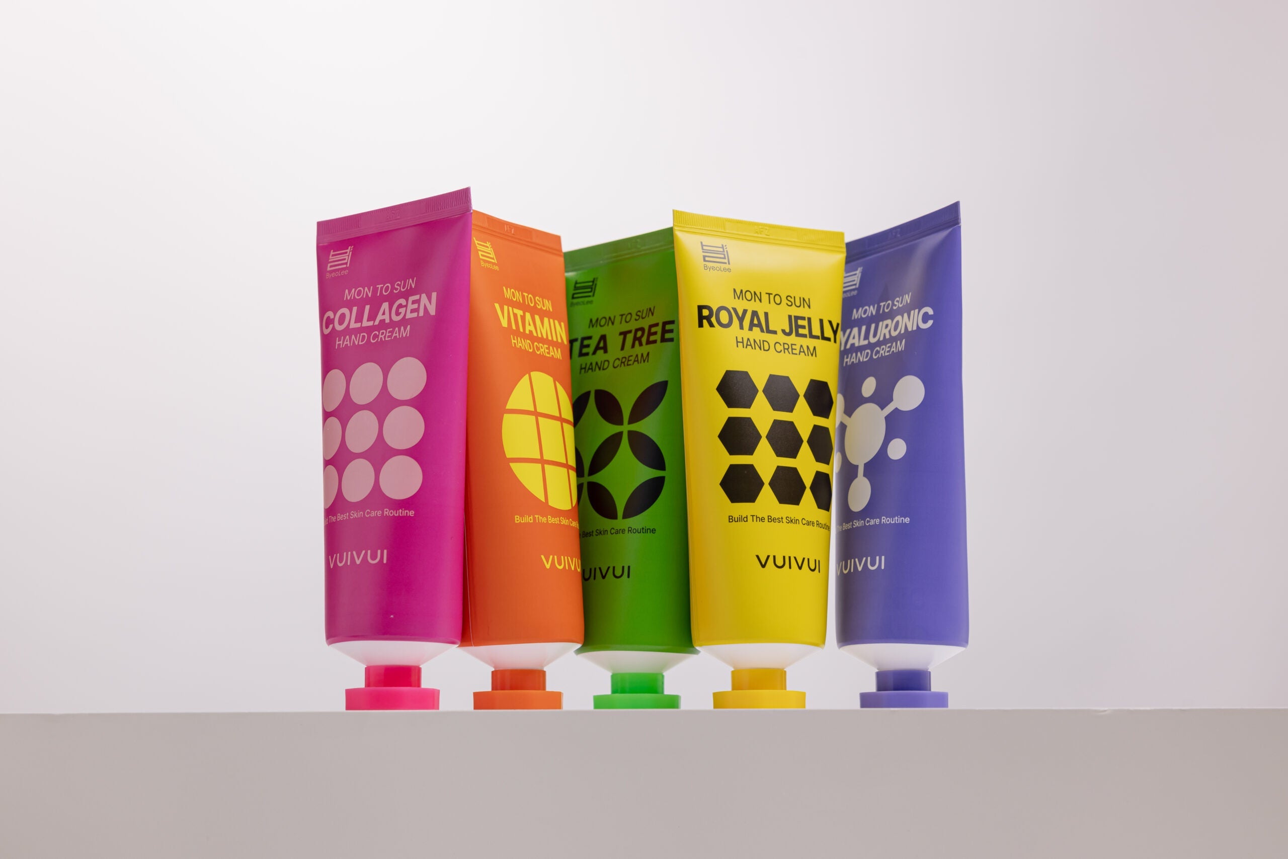 Hand cream with hyaluronic acid Mon to Sun HAND CREAM