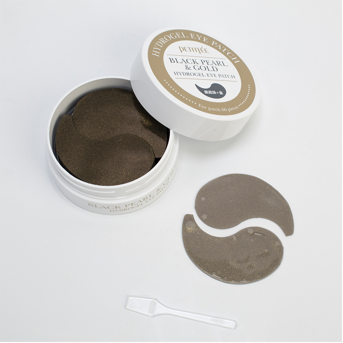 Hydrogel eye patches with gold and black pearl Petitfee Black Pearl &amp; Gold Hydrogel Eye Patch - Koreancare