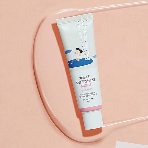 Cremă de protecție solară Round Lab Birch Juice Moisturizing Tone Up Tinted